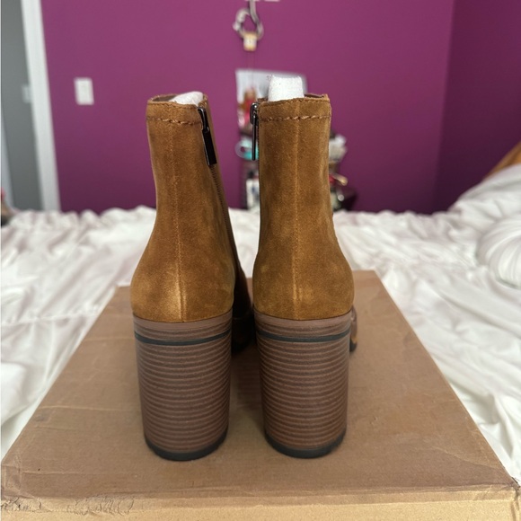 Steve Madden Sloanne Brown suede platform ankle booties size 7 new! - Picture 4 of 8